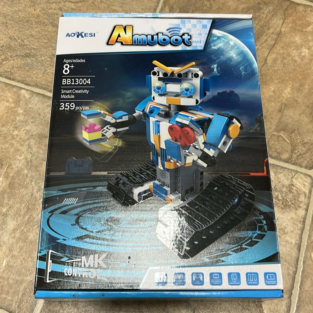 Robot toy NEW in box